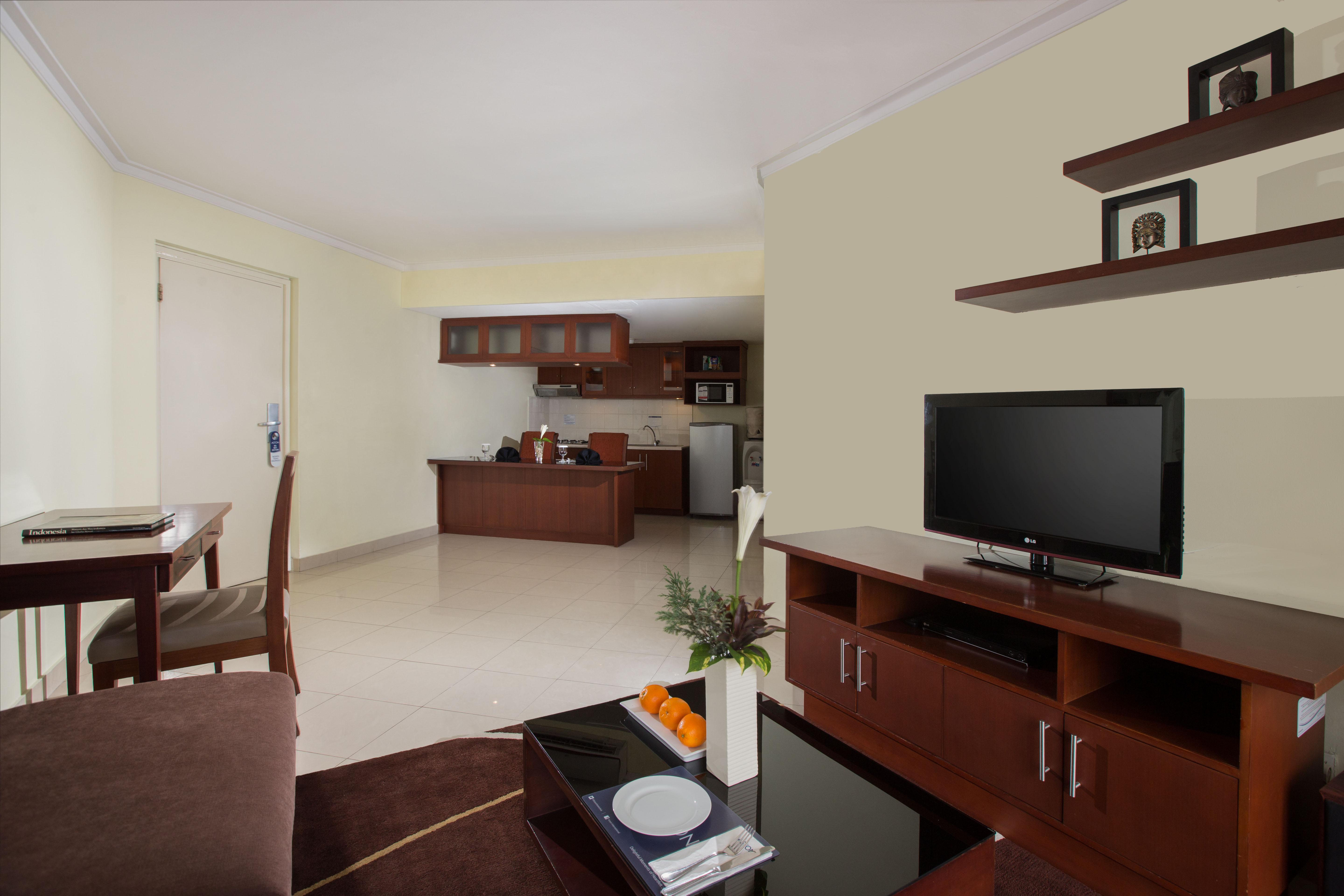 Horison Ultima Suite & Residences Rasuna Giacarta Esterno foto